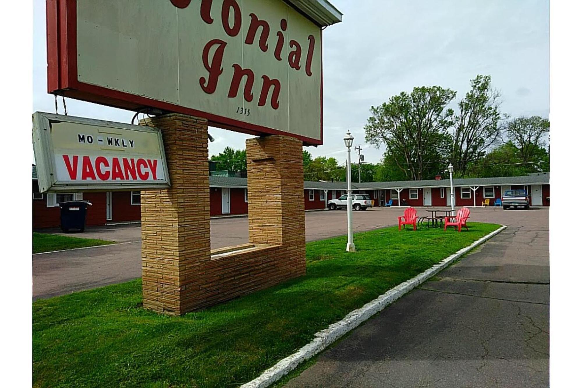Colonial Inn Extended Stay By Oyo New Ulm Bagian luar foto