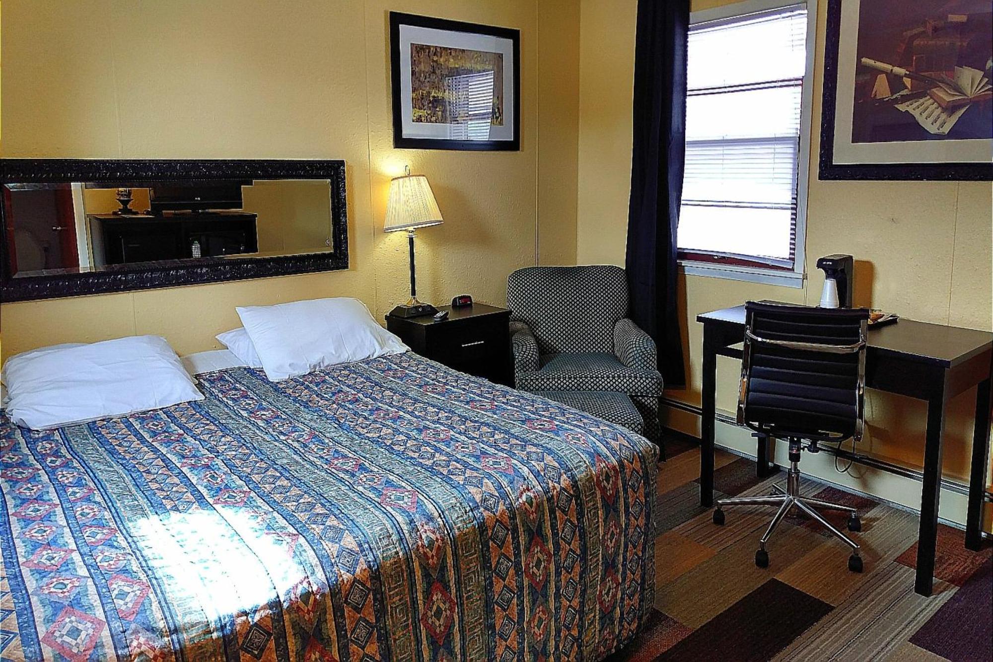 Colonial Inn Extended Stay By Oyo New Ulm Bagian luar foto